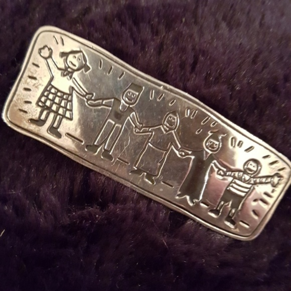 925 VTG. SAVE THE CHILDREN BROOCH‎